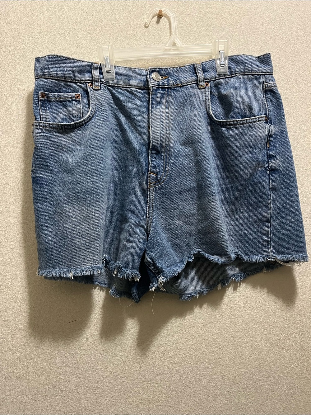 Zara High-Rise Light Blue Frayed Hem Denim Shorts